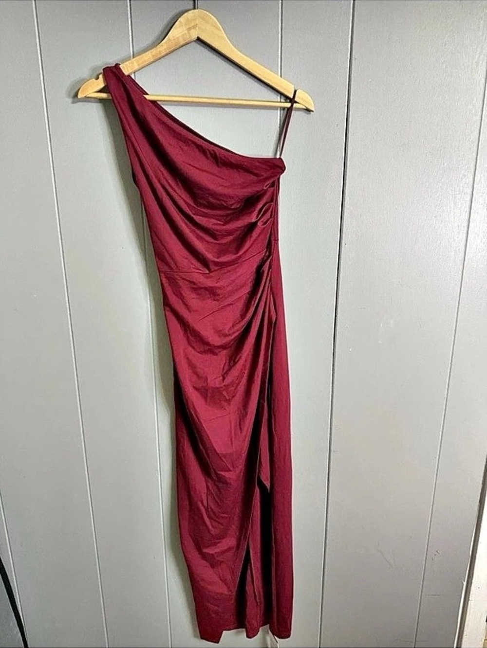 St. Erin Matthews One-Shoulder Ruched Maxi Dress in Burgundy Size Medium NWT